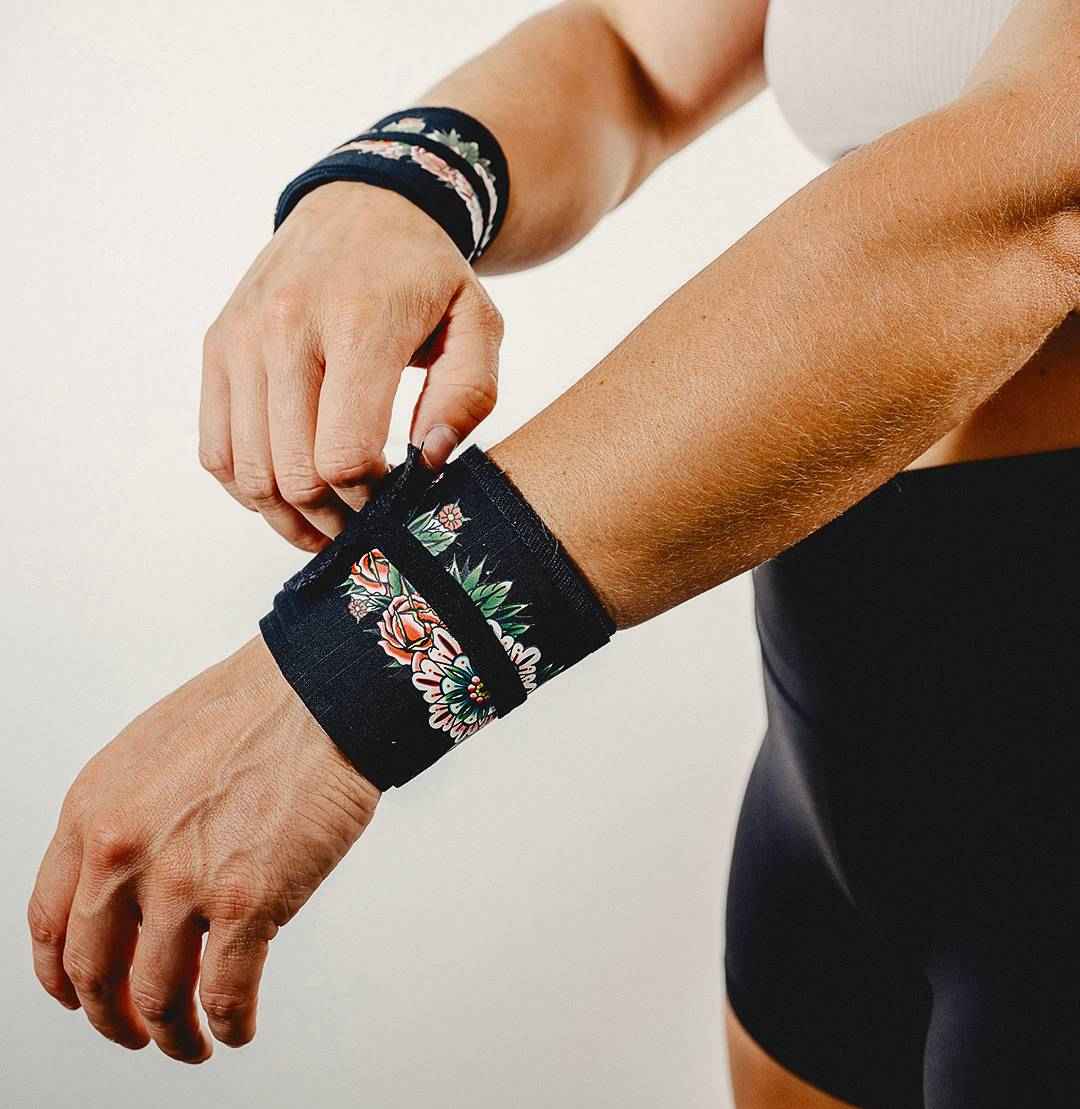 Mander's Blackout Wrist Wraps